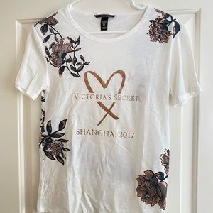 Victoria’s Secret Fashion Show Short Sleeve T-Shirt